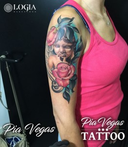 Tatuaje brazo angel querubin - Logia Barcelona Pia Vegas 